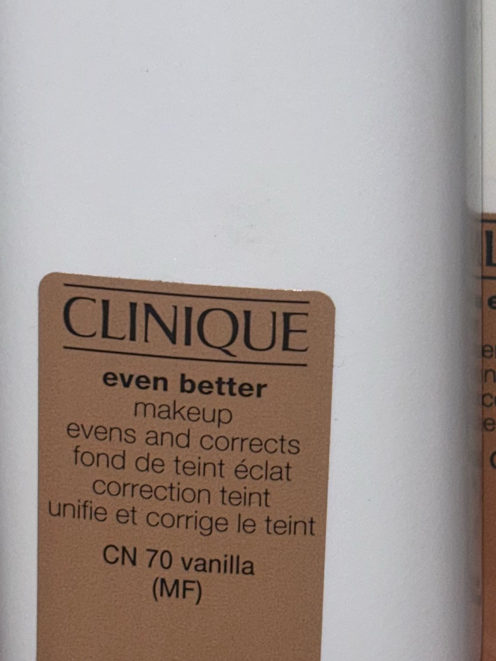 Clinique Even Better Clinical Serum Foundation - Picture 3 of 9